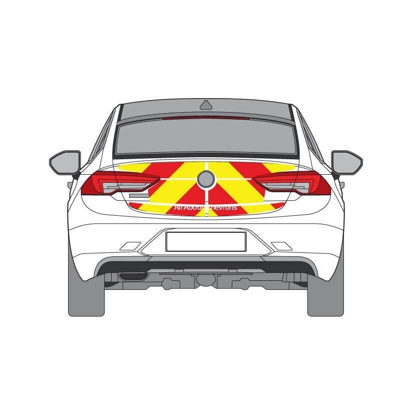 Insignia Saloon 17 pre